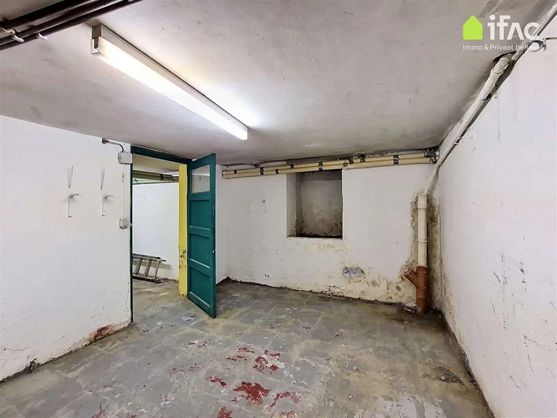 Prachtige te renoveren villa met ZW-gerichte tuin  foto 27