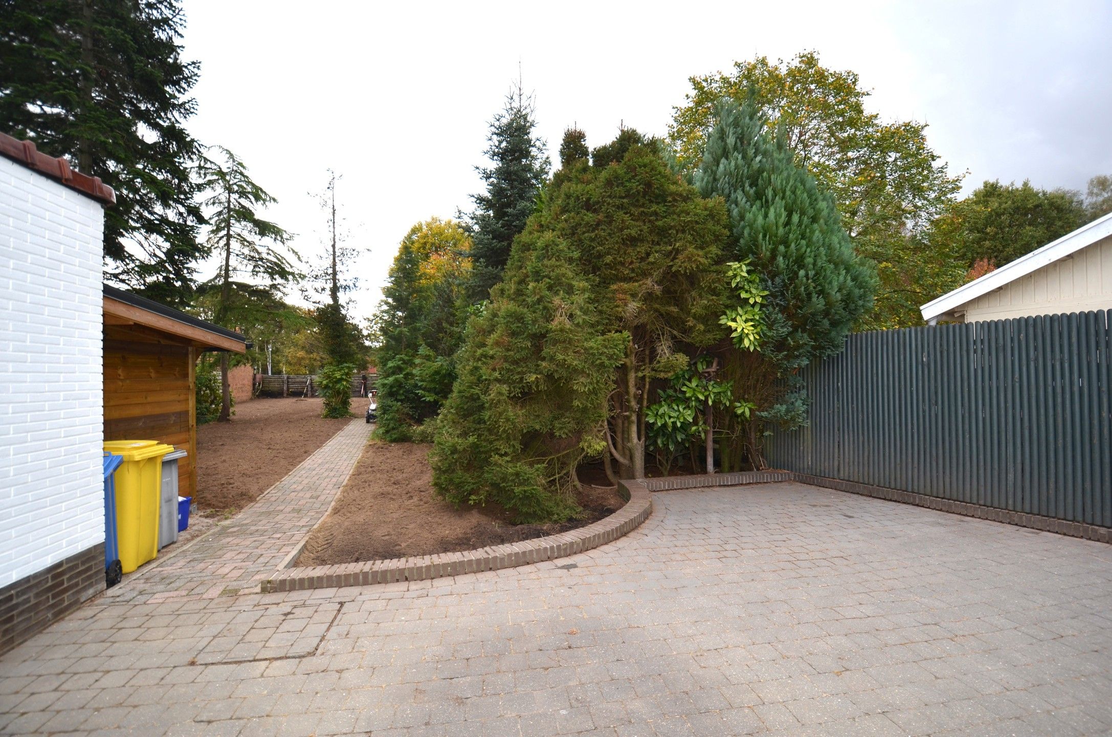 Laagbouwwoning in een doodlopende straat foto 20
