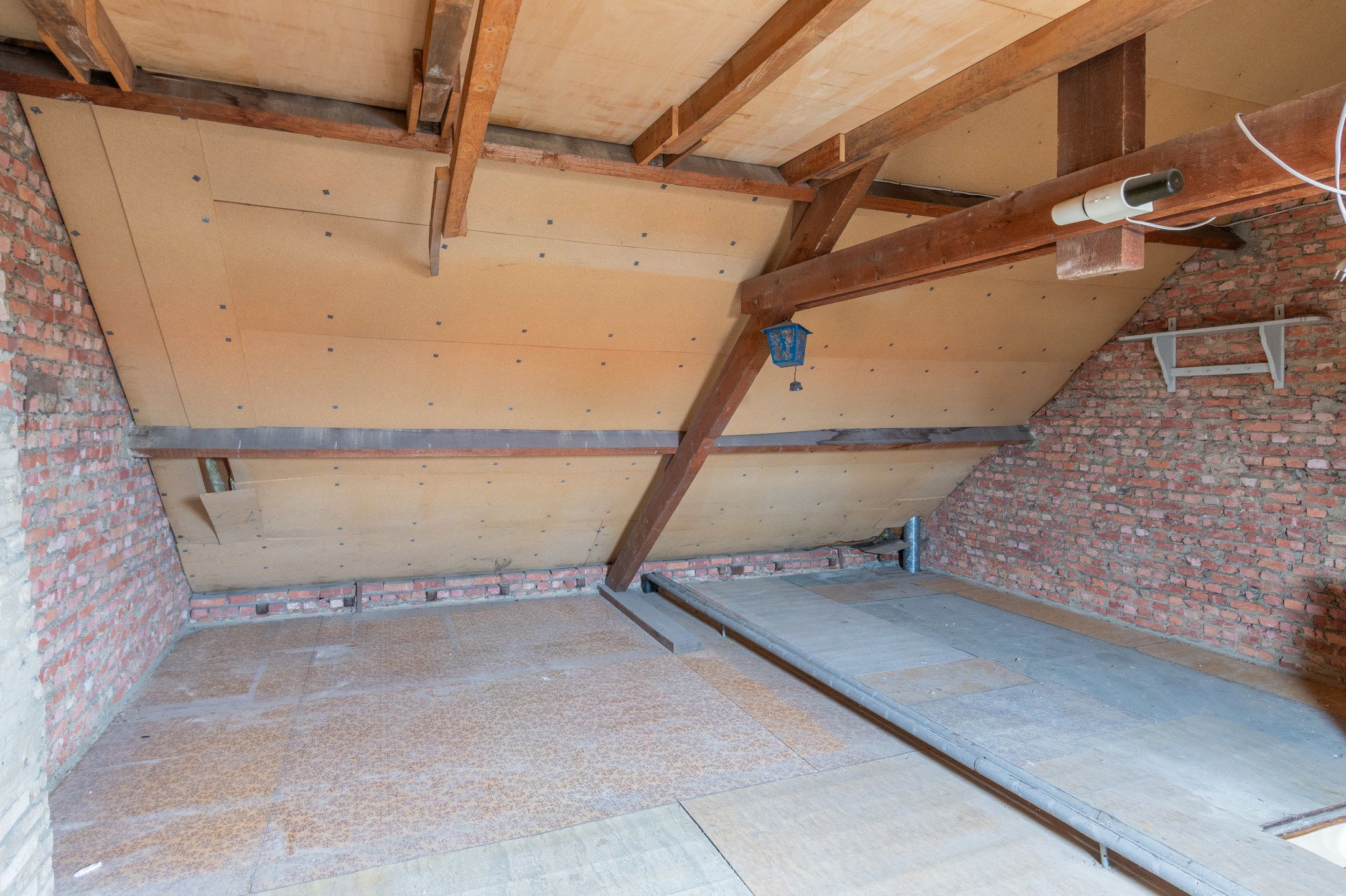 Knusse te renoveren woning met leuke tuin foto 33