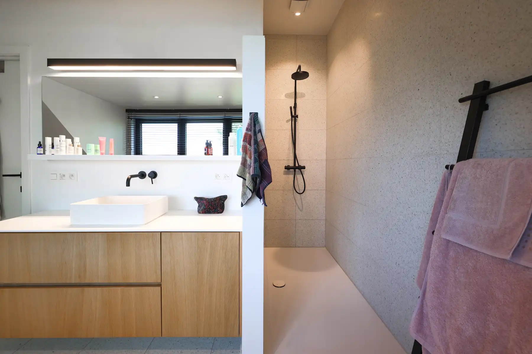 Prachtig gerenoveerde halfopen woning te Elsdonk foto 24