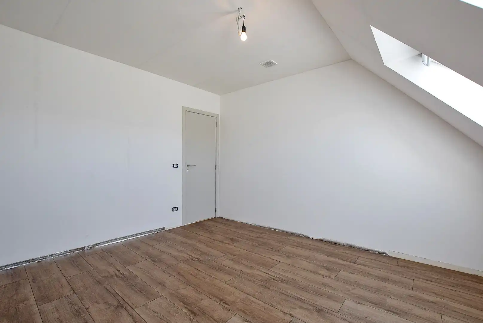 Prachtig afgewerkte nieuwbouwwoning met 4 slaapkamers te Pervijze (Diksmuide).  foto 12