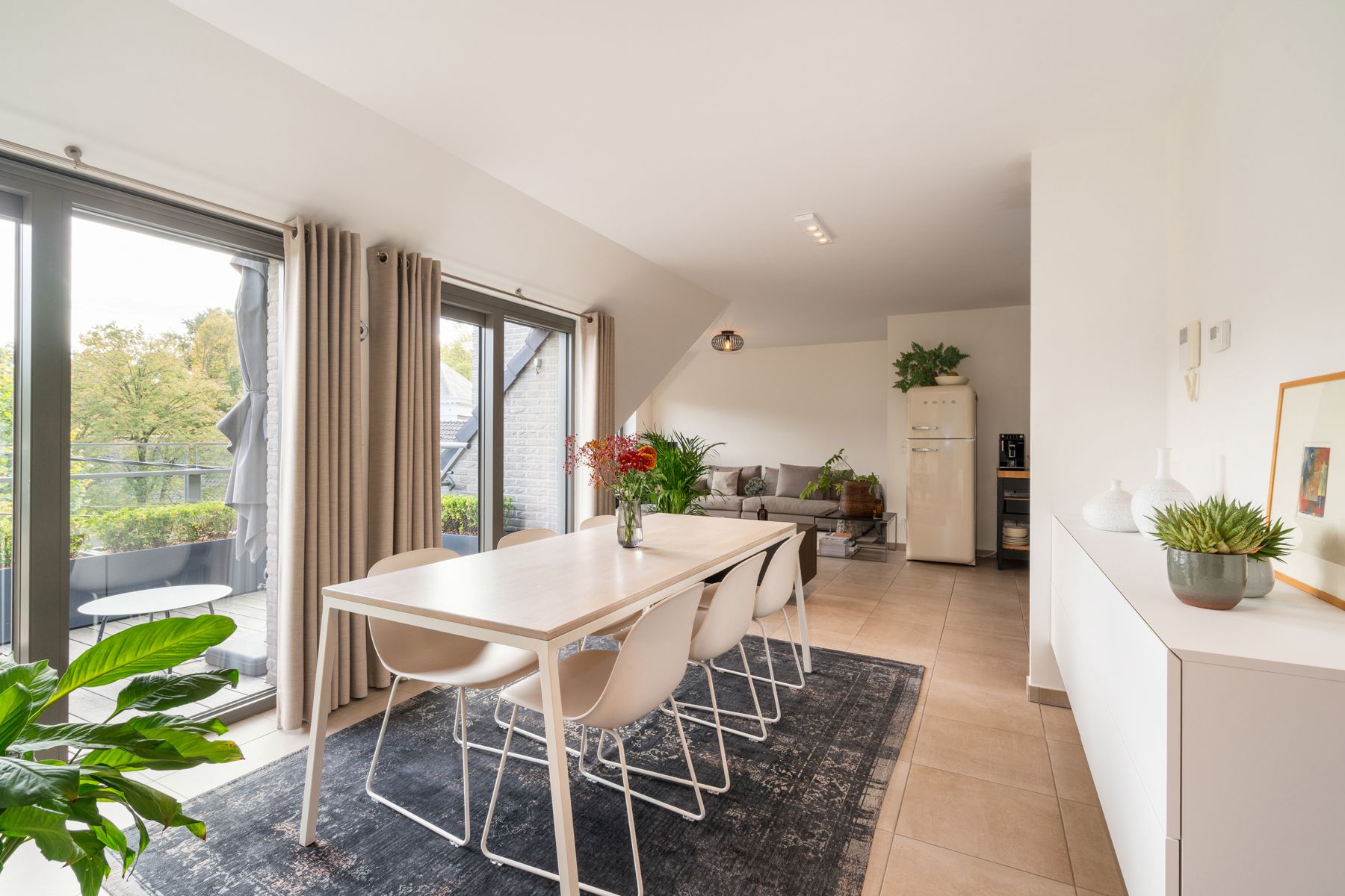 Instapklaar appartement met twee slaapkamers en staanplaats! foto 2