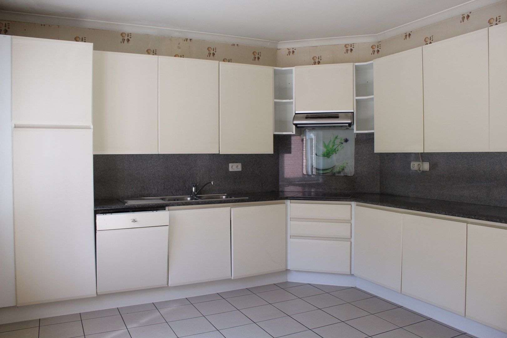 Rustig gelegen woning met grote tuin foto 12