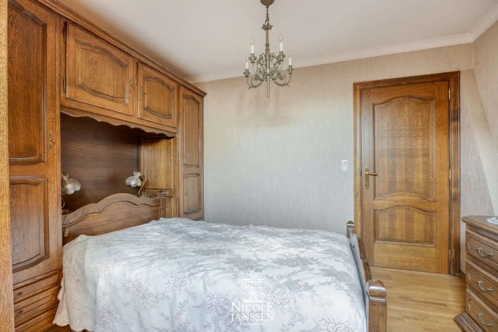 Ruime woning in landelijke omgeving foto 20