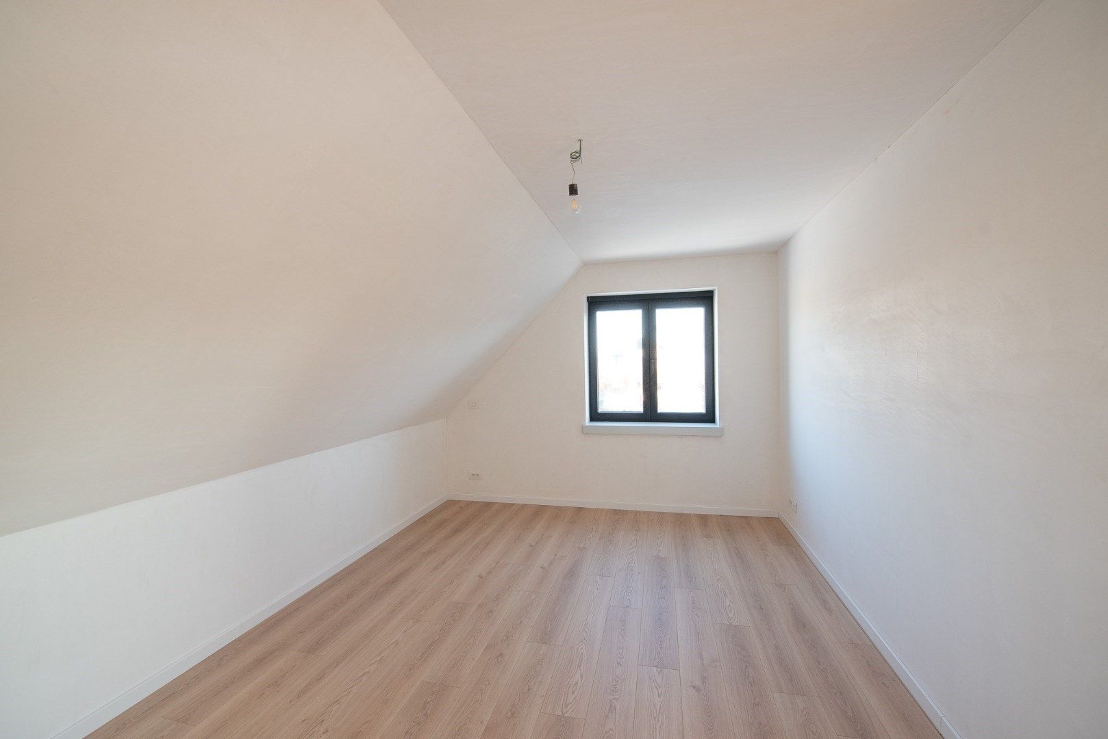Knappe NIEUWBOUW woning met 3 slaapkamers en leuke tuin op topligging te koop te Olsene!  foto 15