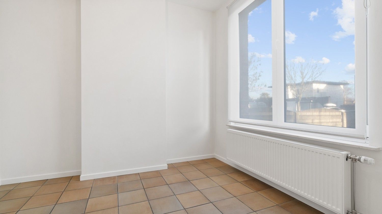 Volledig gerenoveerde woning met 3 slaapkamers en tuin. foto 8