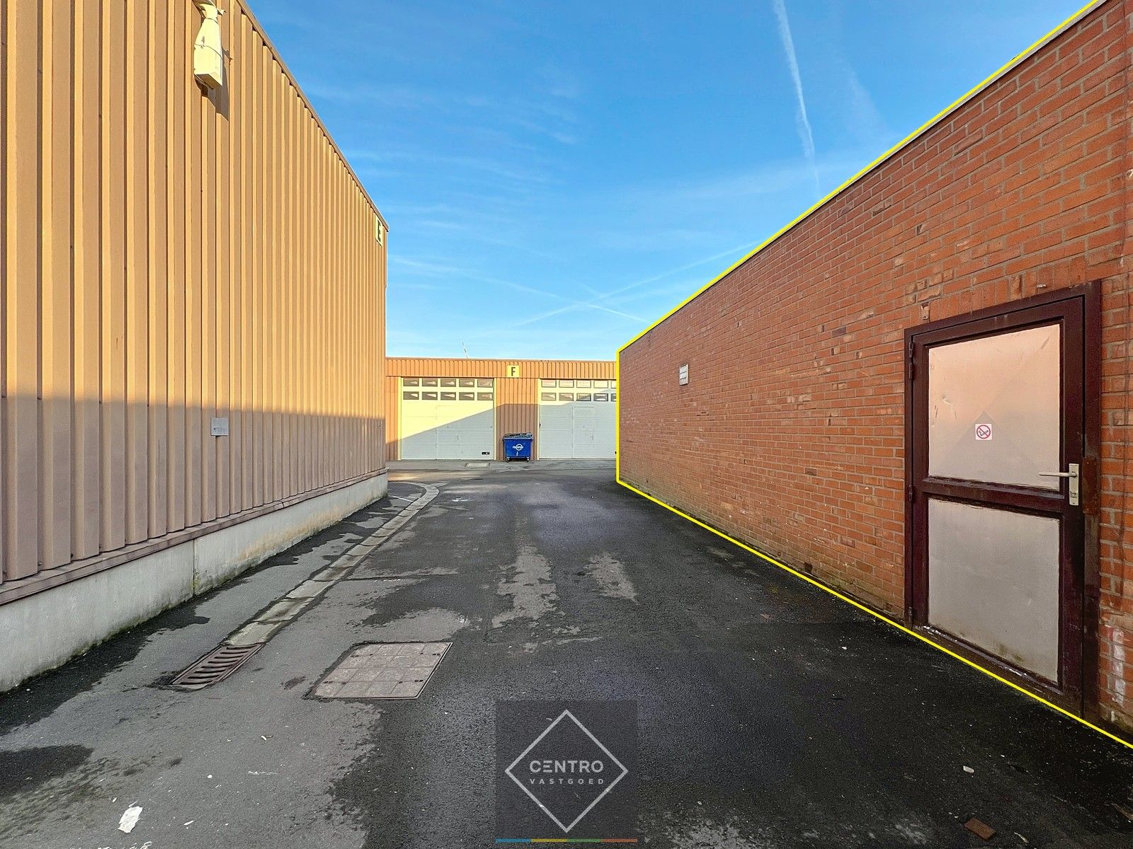 Goed gelegen LOODS (ca.100m²) met  sectionaalpoort  te RUMBEKE foto 3