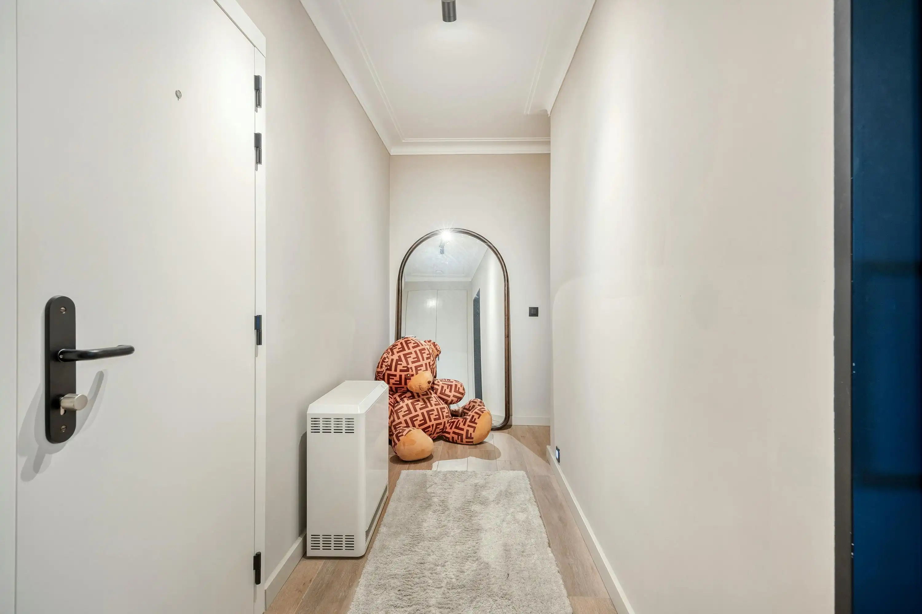 Gerenoveerd appartement te koop in Burcht foto 7