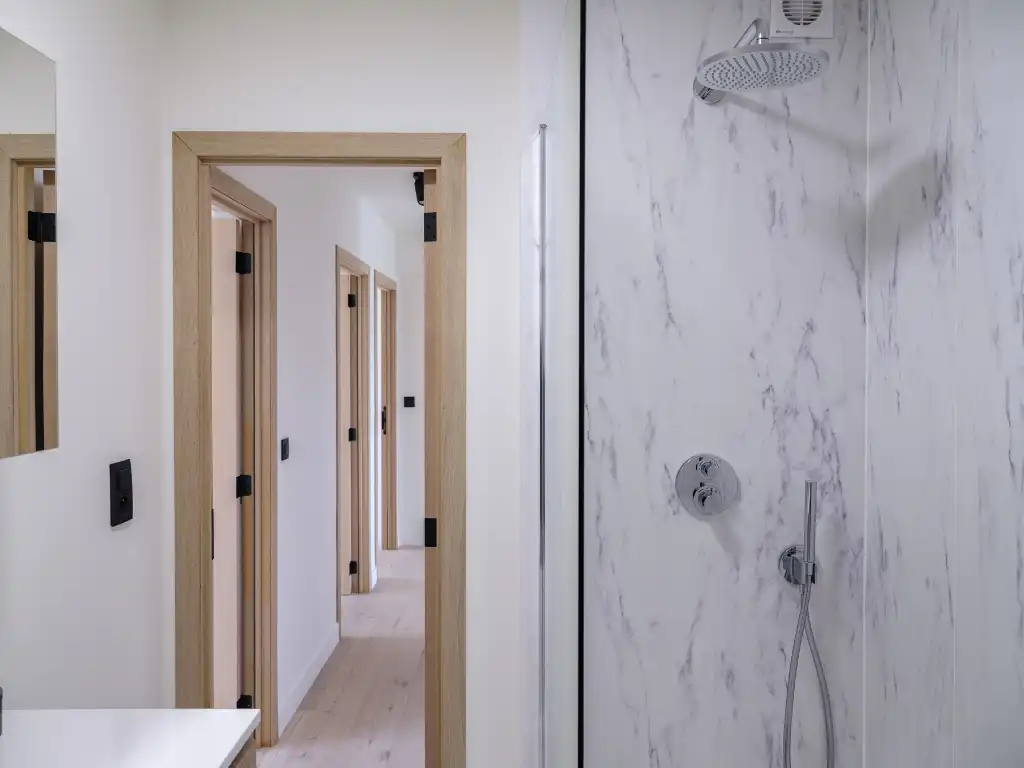 Ruim en lichtrijk 3 slpk appartement met terras nabij het station Gent-Sint-Pieters foto 9