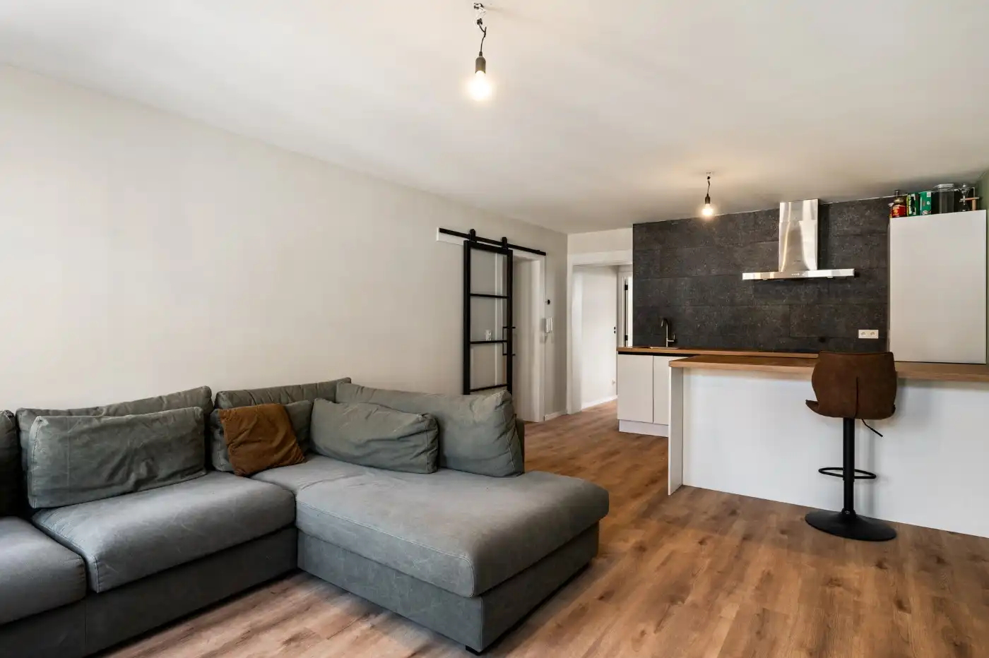 Instapklaar app. op 1ste verd. met 2 slpk. en autostaanplaats foto 6