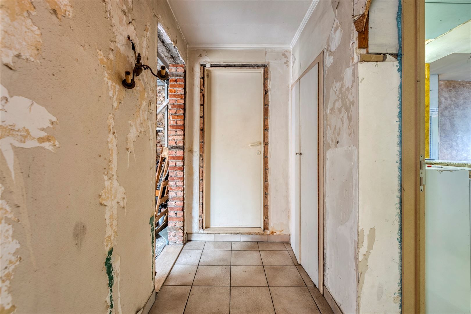 Te renoveren gelijkvloers appartement foto 10