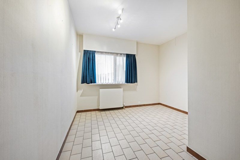 Te koop: ruime bungalow op uitstekende locatie te Sint-Michiels foto 12