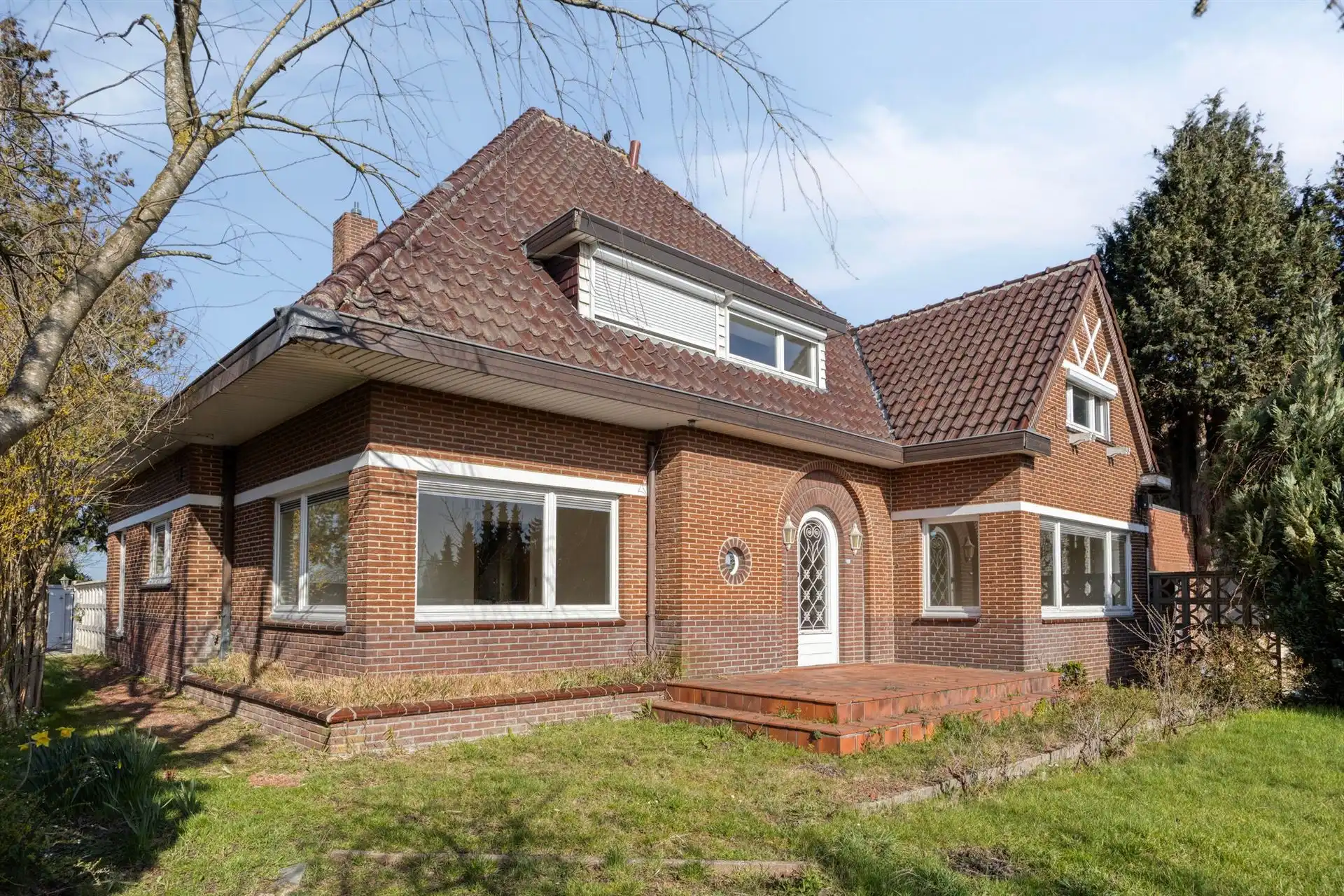 Te renoveren charmante woning op prachtig perceel  foto 2