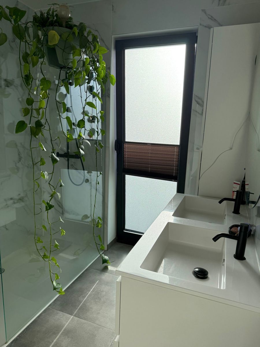 Moderne Nieuwbouwwoning met 4 spks en 2 badkamers foto 24