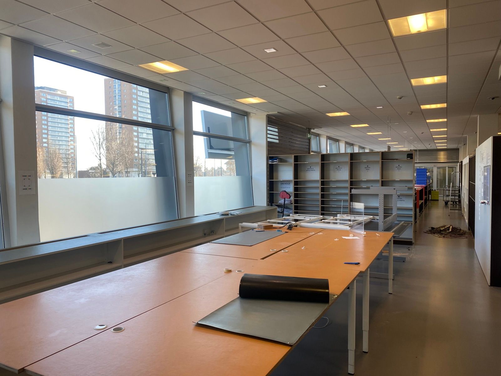 Ruime toonzaal met magazijn en parkeermogelijkheden te huur foto 9