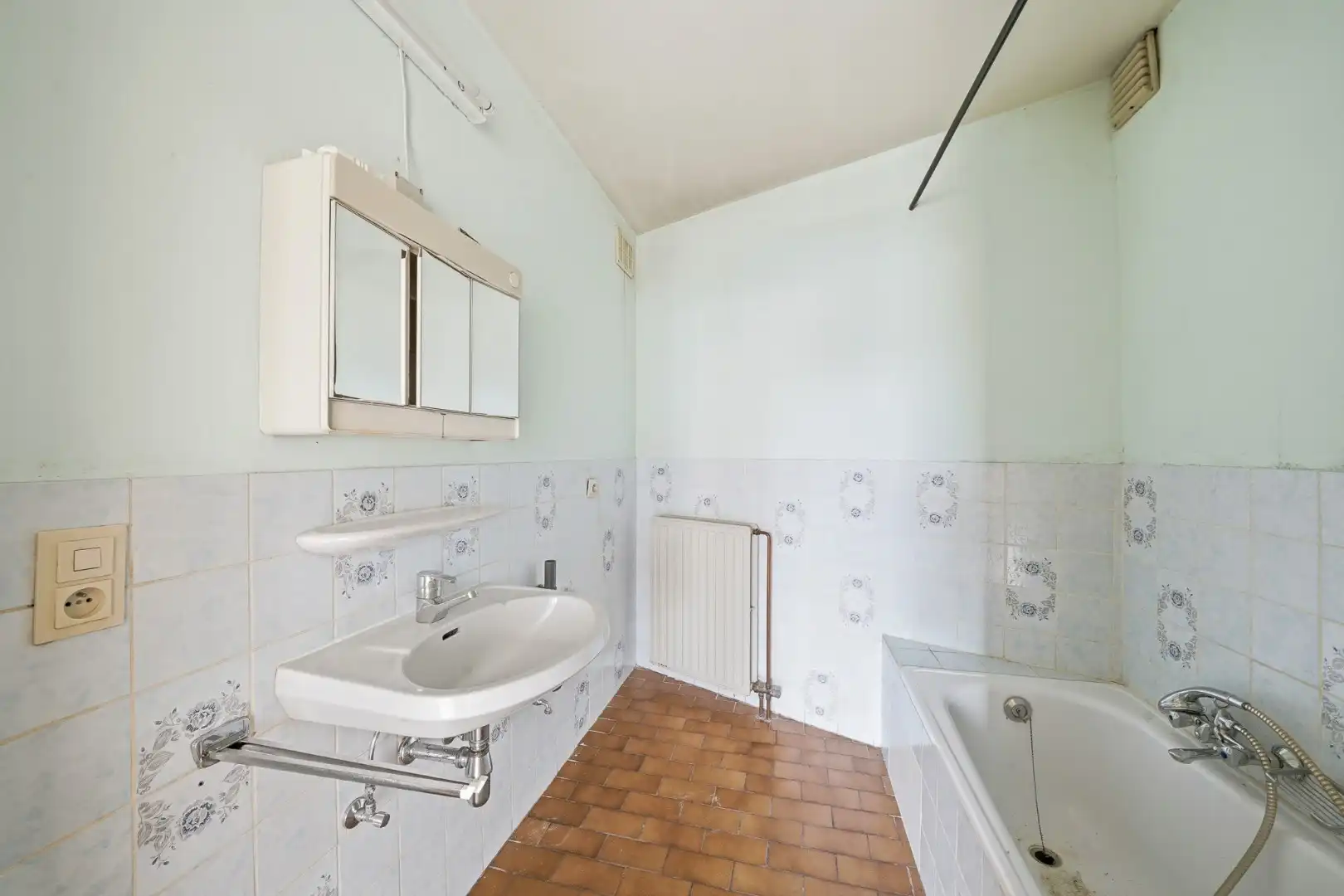 Op te frissen appartement met zicht op het Sint-Catharinaplein in Oostende foto 14