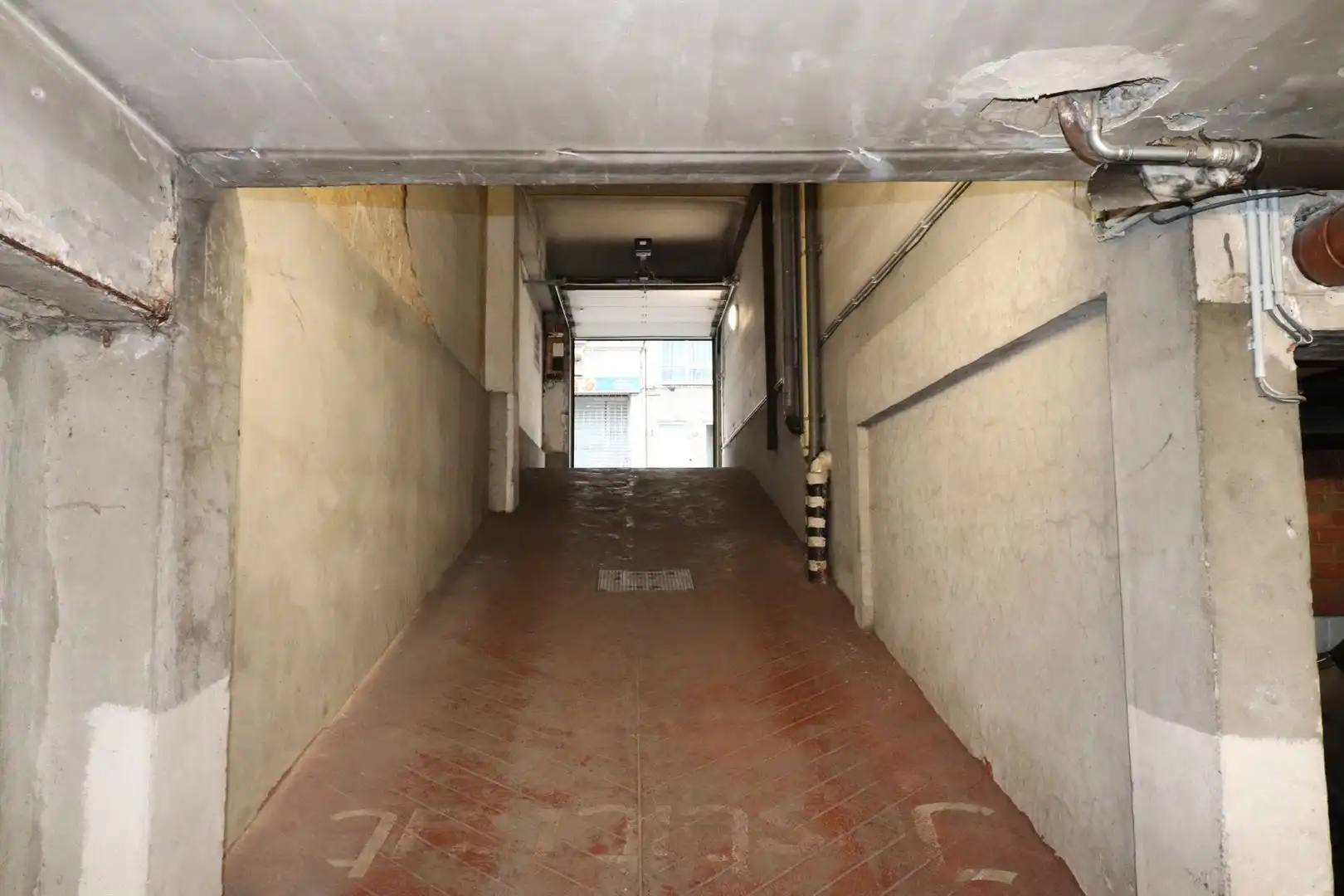 Parking in hartje Antwerpen.  foto 5