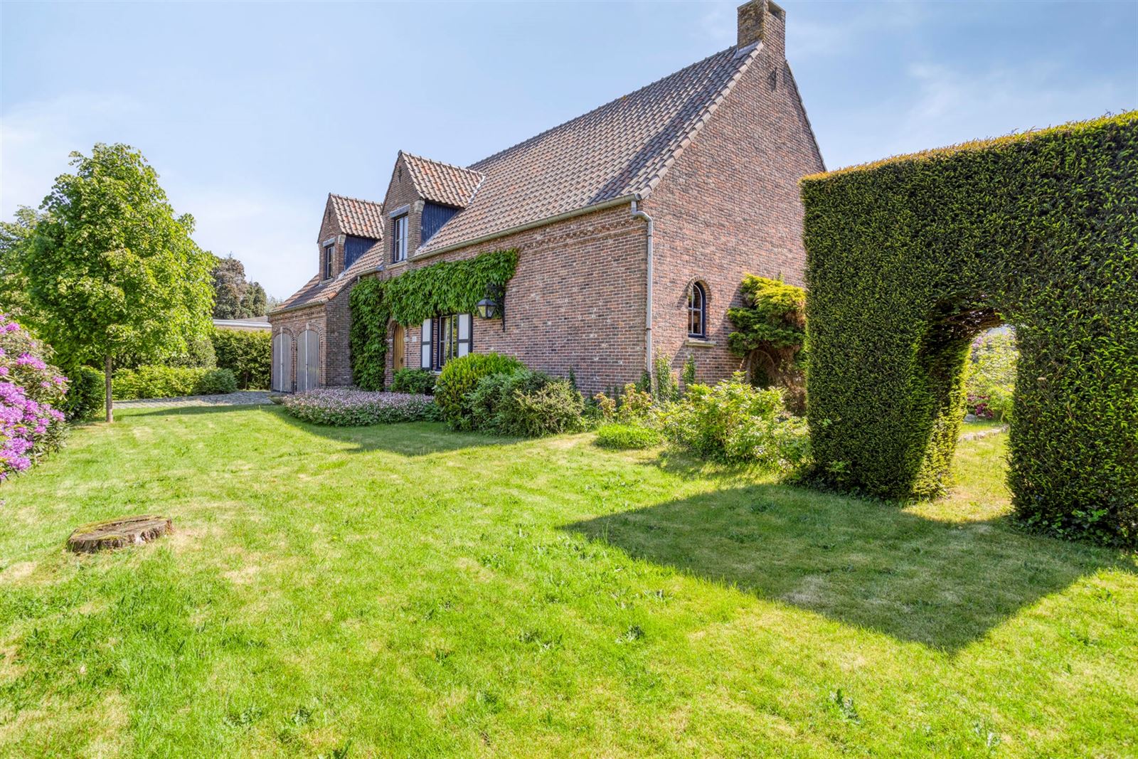 Klassieke, karaktervolle villa op toplocatie in Kontich foto 3