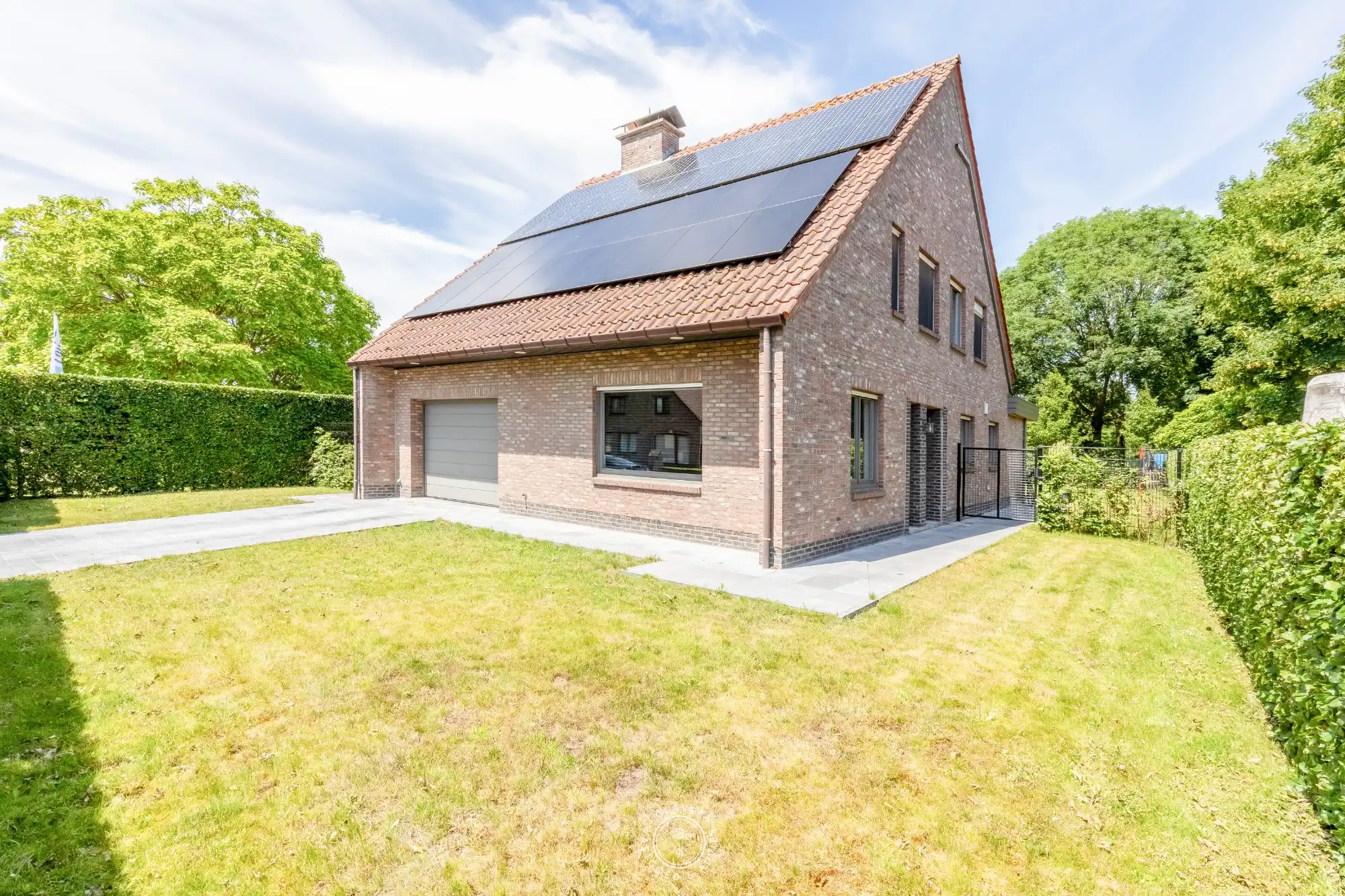 Prachtige en energiezuinige villa met vijf slaapkamers foto {{pictureIndex}}