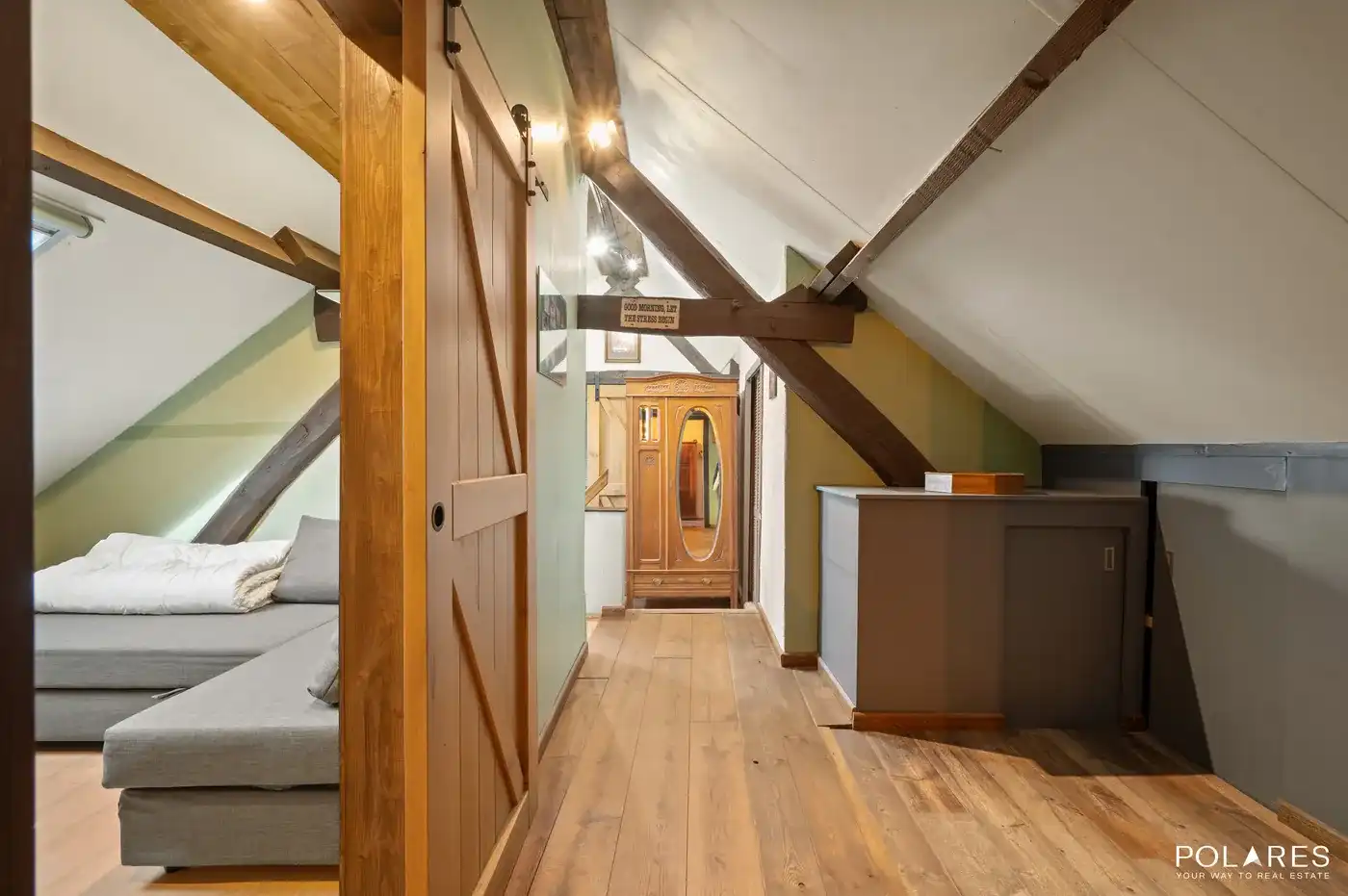 Karaktervolle landelijke woning met 4 slaapkamers, zwembad en groene tuin foto 12