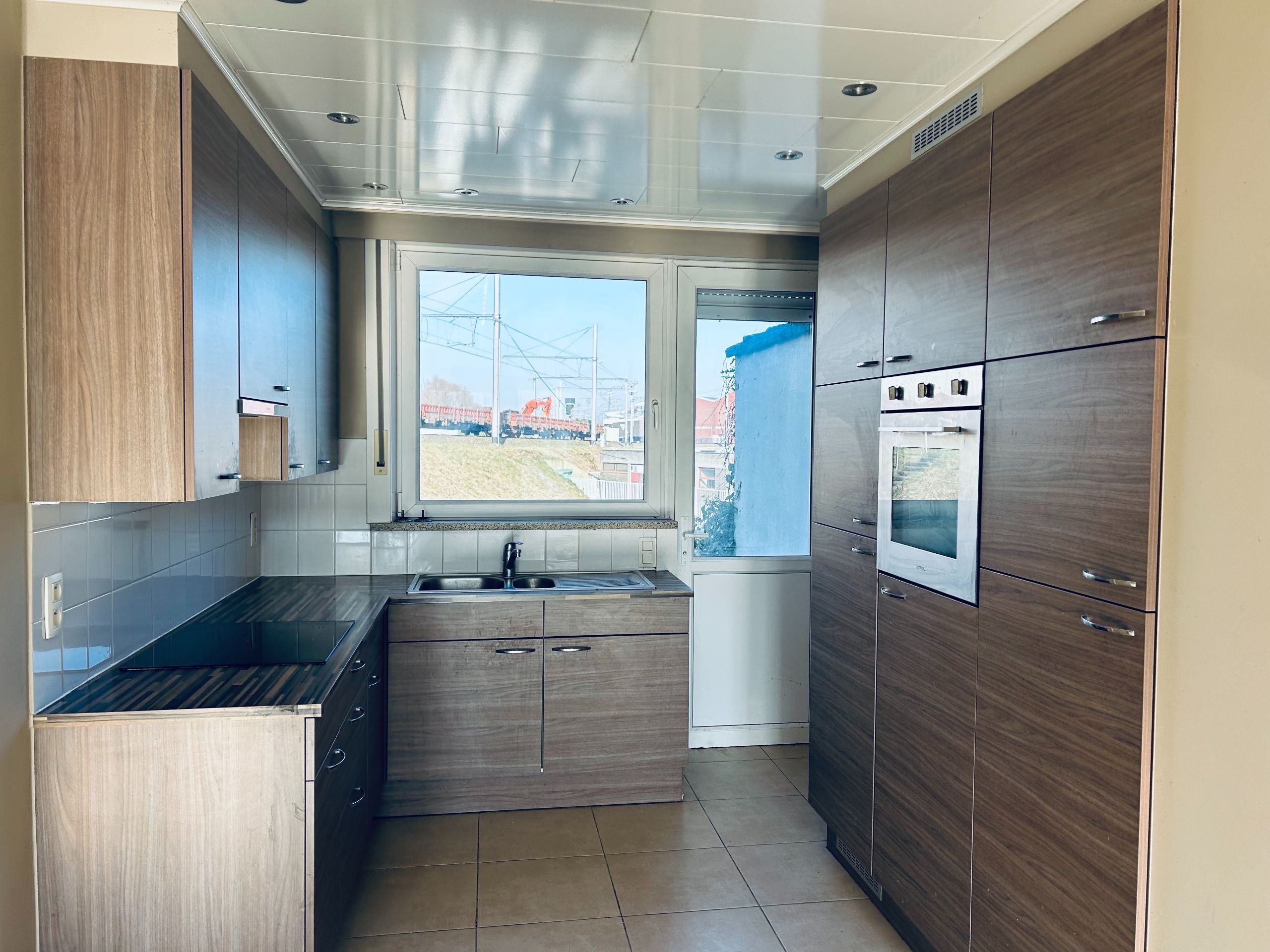 Bel-etagewoning met: 2 slaapkamers, stadstuintje en garage aan de stadsrand foto 4