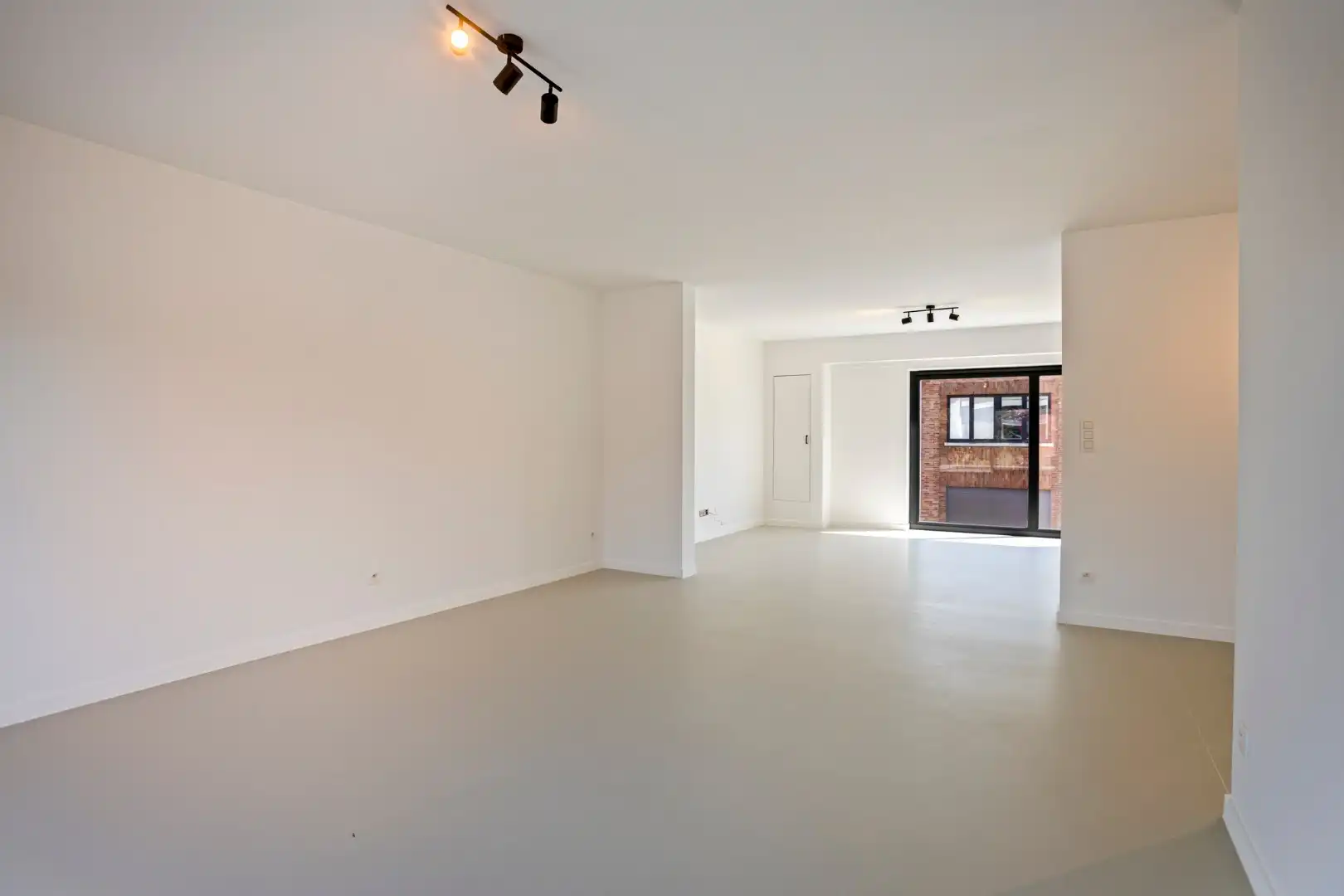 Gerenoveerd ruim en lichtrijk appartement met 2 slaapkamers en ruim terras - EPC label B foto 7