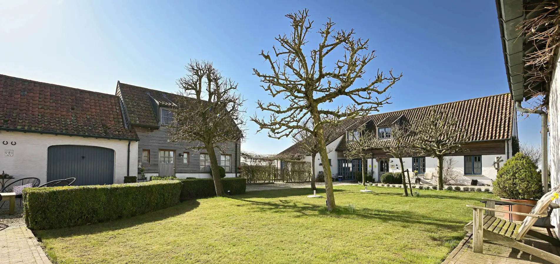 Idyllisch gelegen landgoed, voormalige hoeve, met karakterwoning, vakantieverblijf/boutique B & B met 6 vergunde kamers, parking en weide op circa 1 ha foto 16