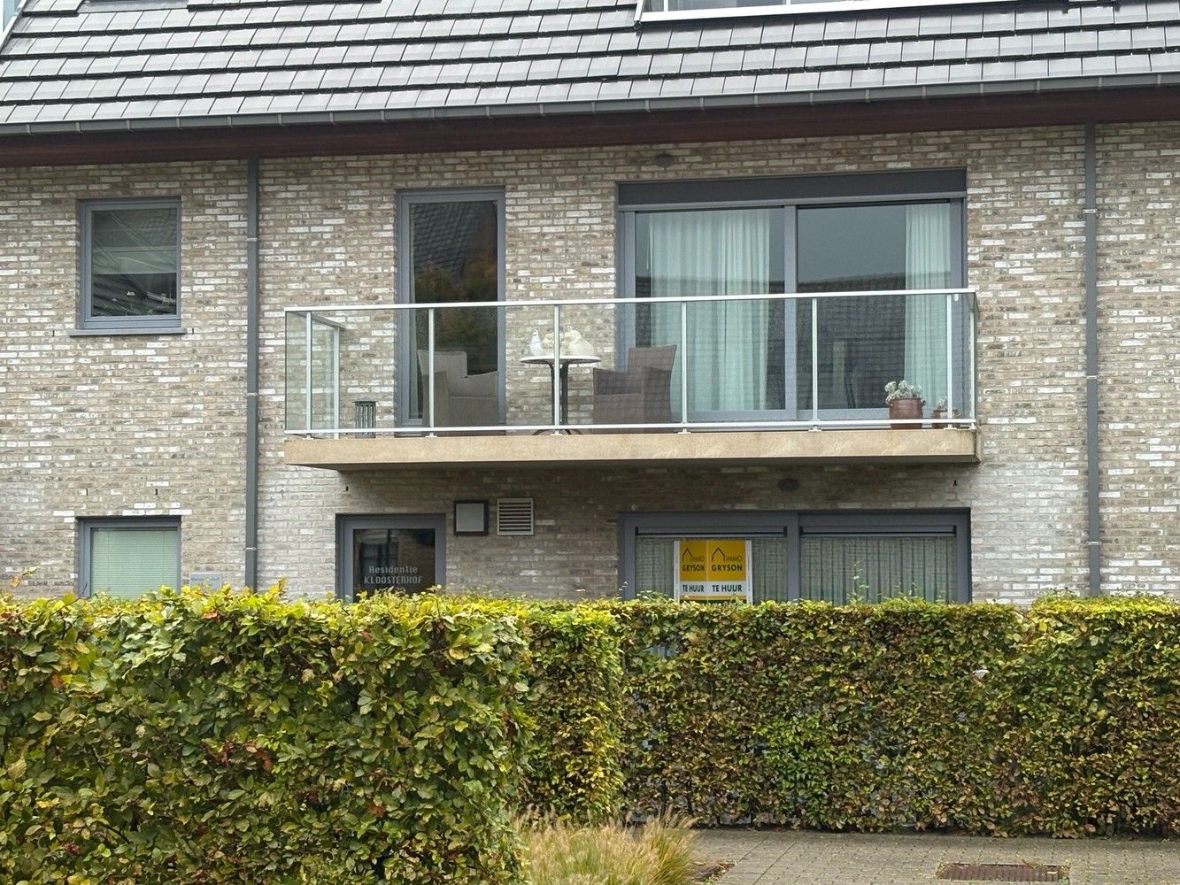 Instapklaar appartement met 2 slaapkamers en een mooi terras + garage foto 10