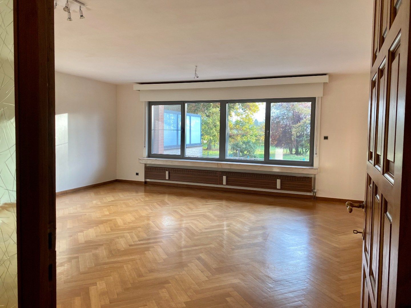 Ruim en licht appartement met prachtig zicht op groen 🌿: 2 slpk en bureau + garage + terras en tuin + extra ruimte foto 3