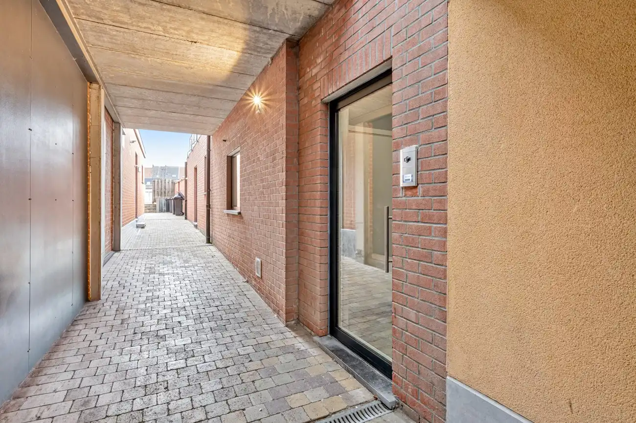 Opbrengsteigendom: commercieel pand en 2 appartementen : CENTRUM foto 9