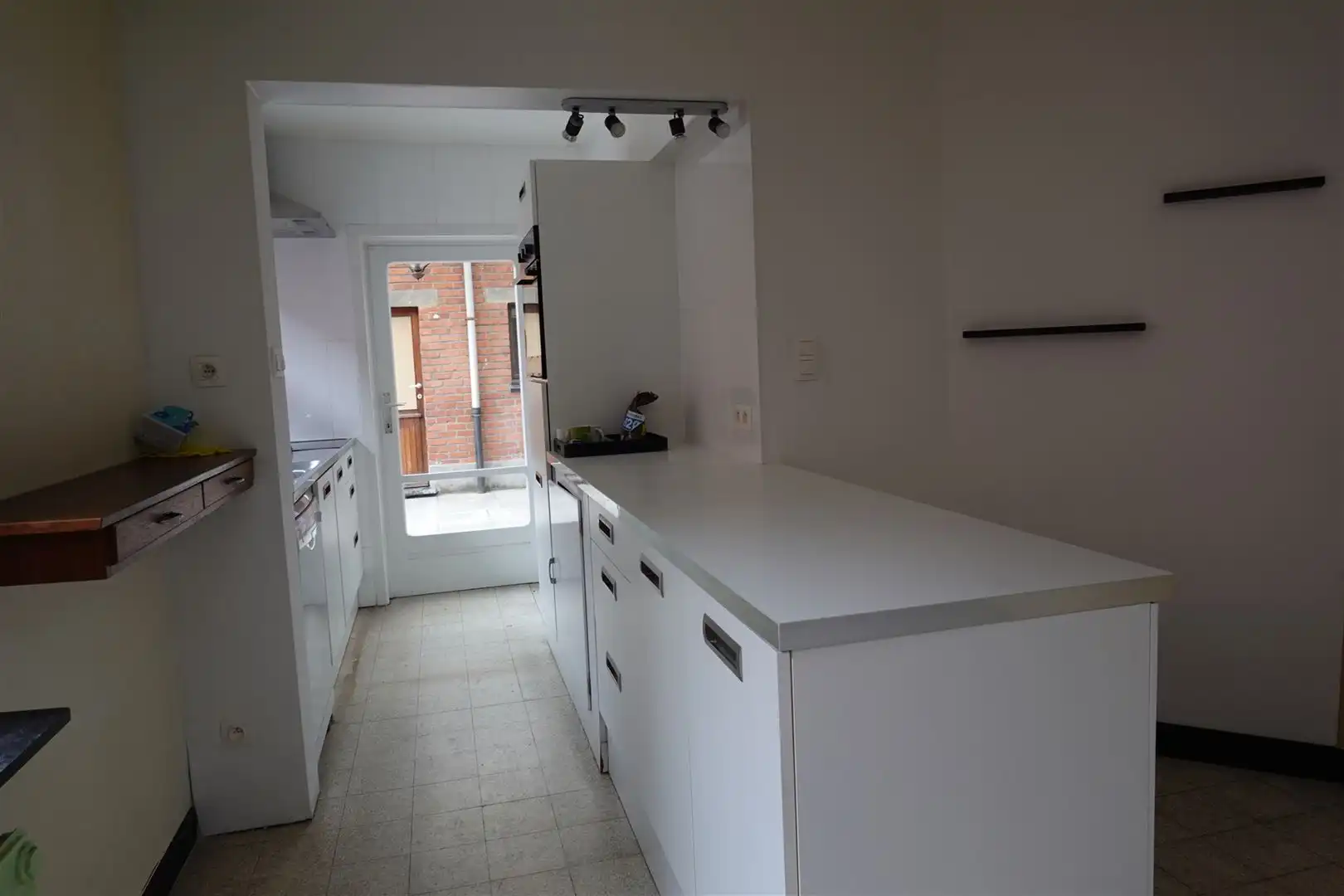 Rustig gelegen, ruime woning met 4 slaapkamers en tuin. foto 6