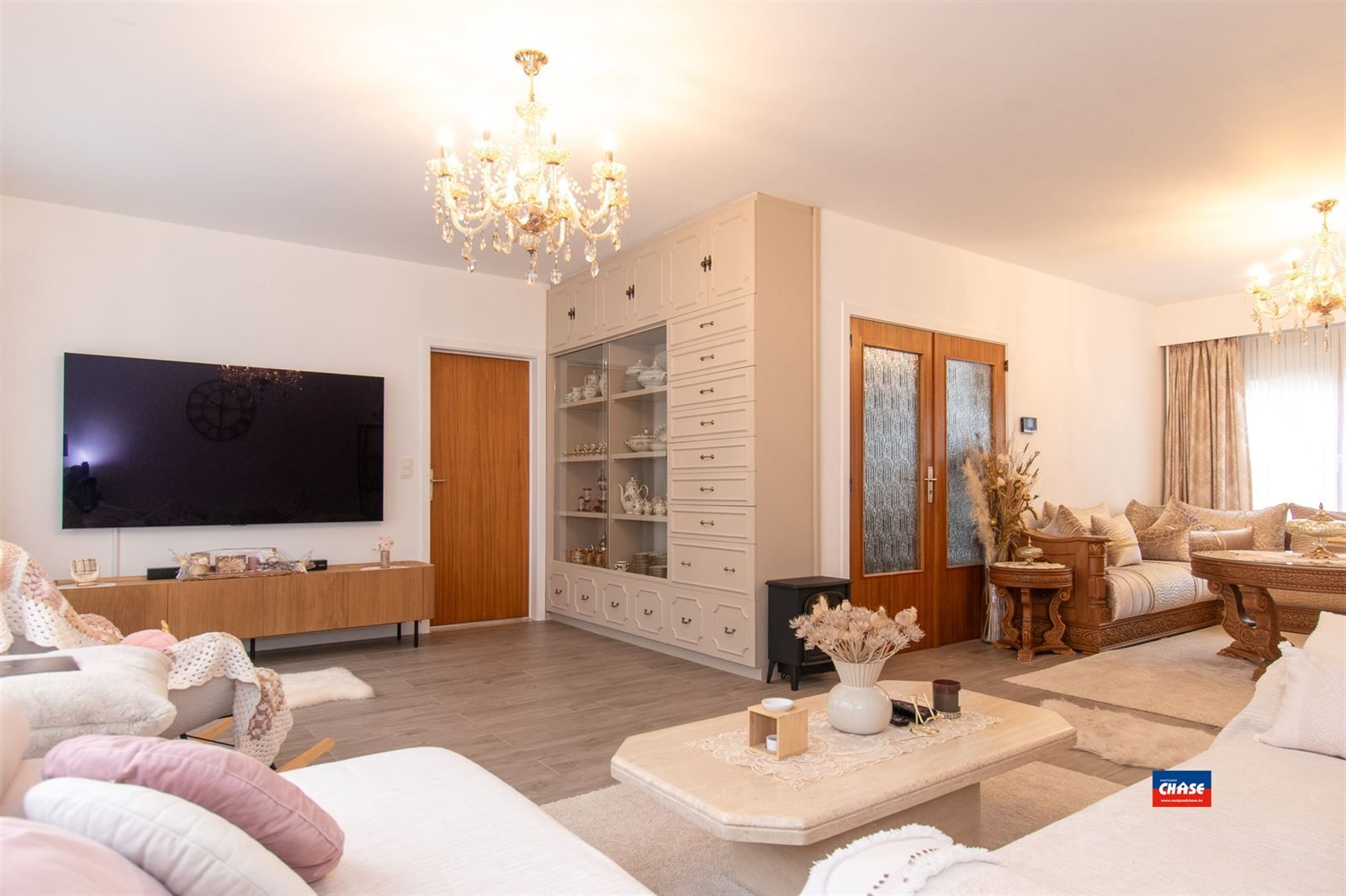 Bel-étage woning met 4 slaapkamers, 2 garages en EPC-C foto 5