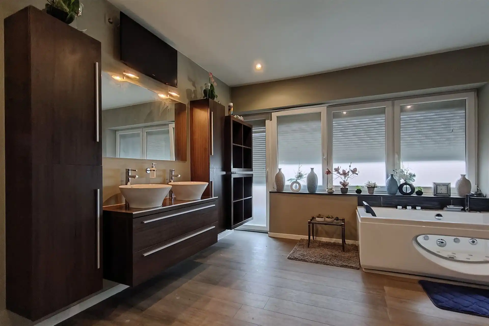 Ruime gezinswoning met 6 slaapkamers op toplocatie vlakbij Maastricht foto 19