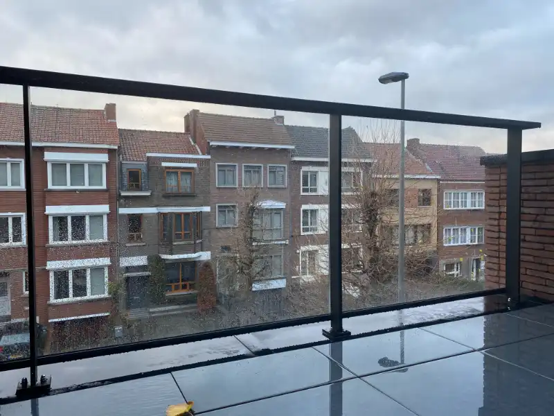 Instapklaar 2 slaapkamer appartement vlakbij centrum foto 9