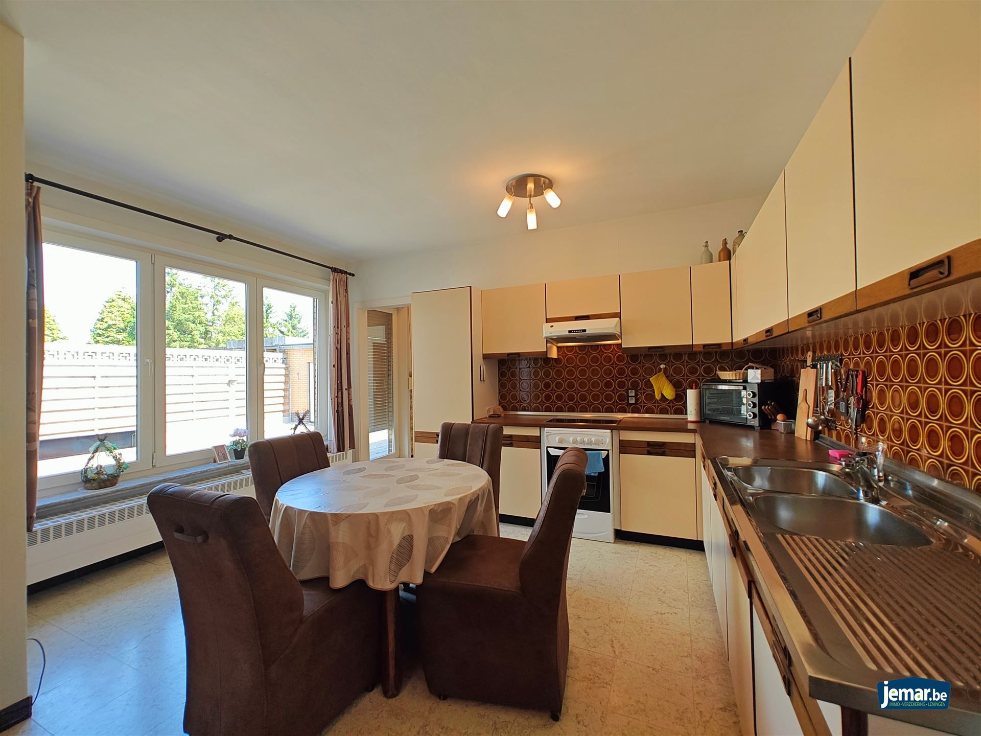 Instapklare woning met 3 slaapkamers in het hartje van Meeswijk  foto 8