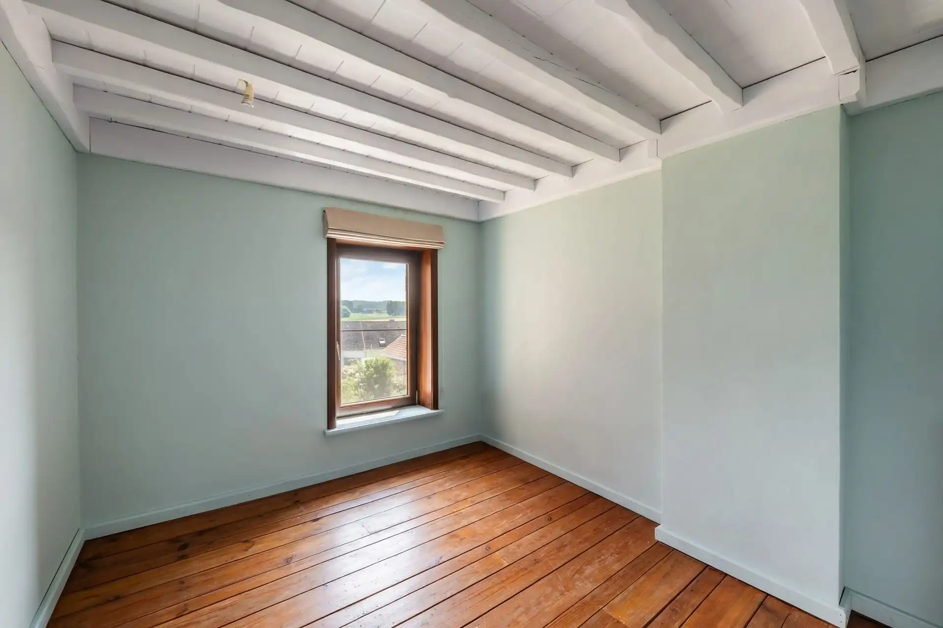 Ruime karakterwoning met 4 slk, grote tuin en charme. foto 33