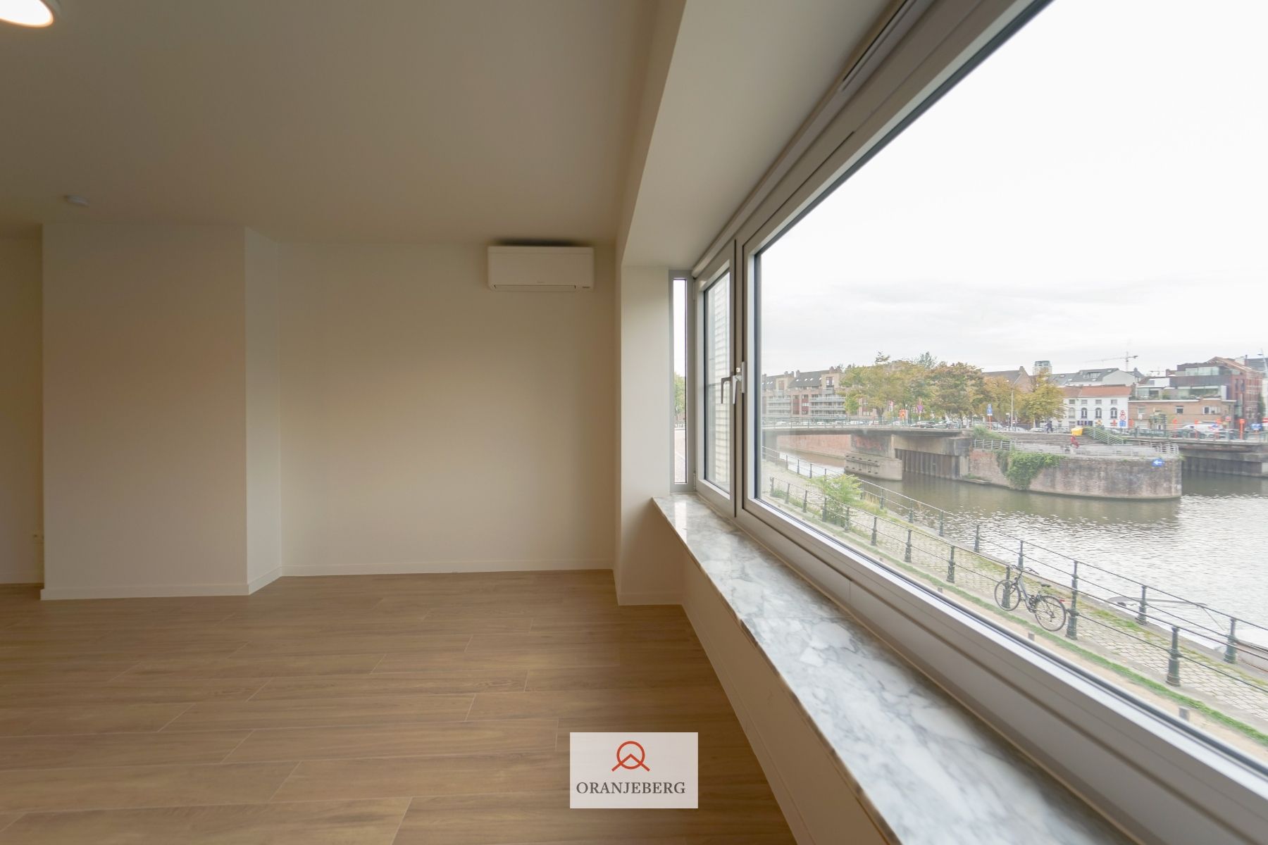 Appartement met prachtig zicht over de Portus Ganda foto 12