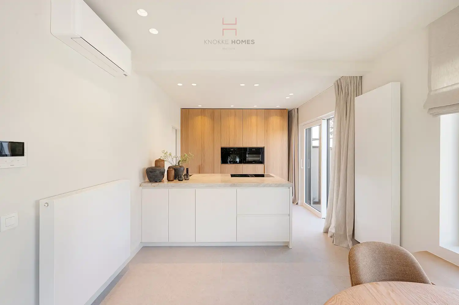 Uitzonderlijk gerenoveerde koppelvilla op topligging in Duinbergen foto 19