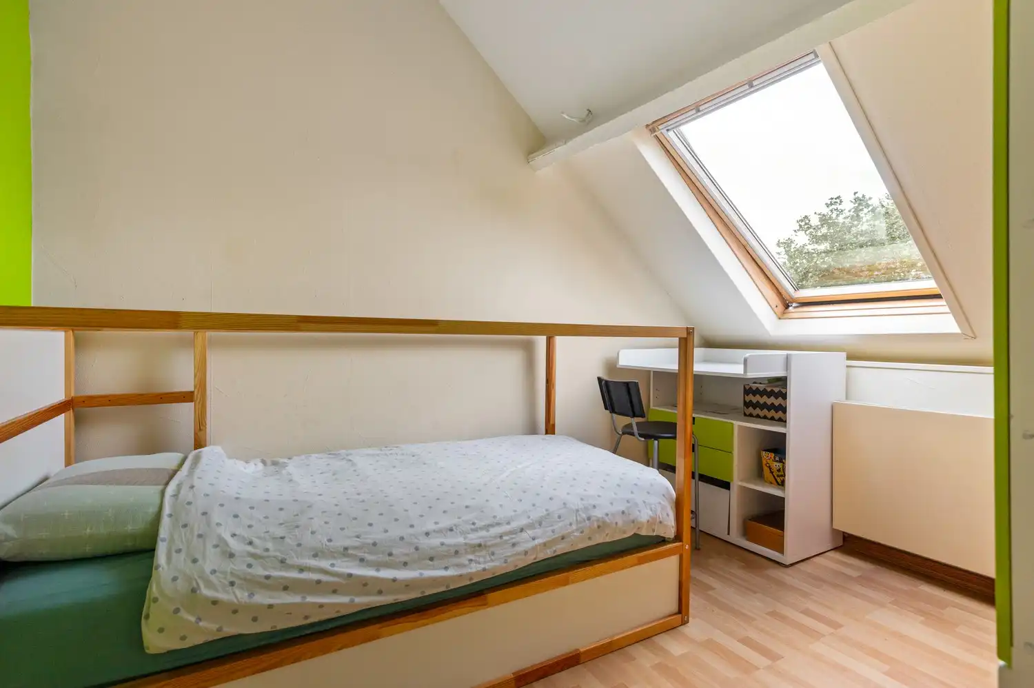 Super gezellige woning met prachtige ruime tuin en 3 slaapkamers te Hoevenen! foto 16