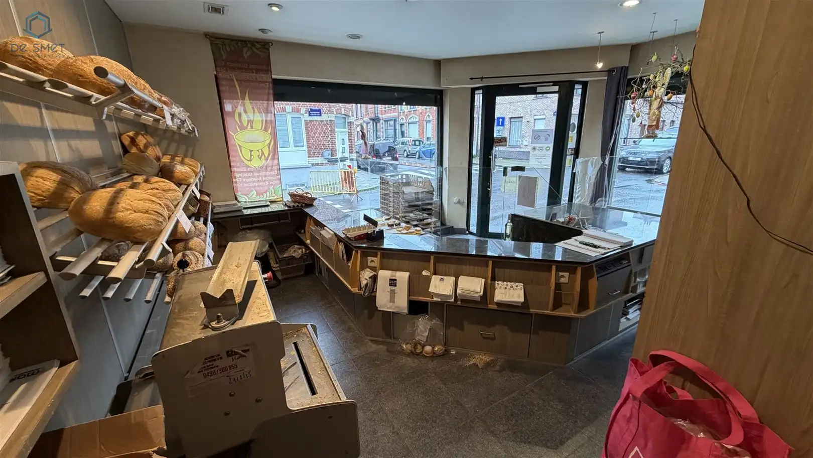 OPBRENGSTEIGENDOM MET HANDELSPAND EN APPARTEMENT  foto 3