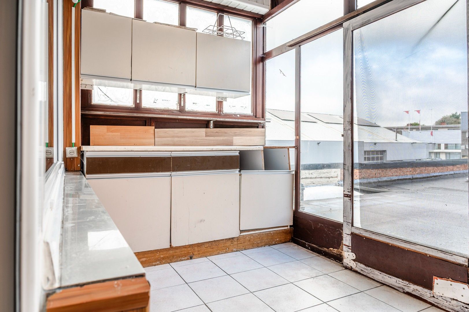 Op te frissen appartement op de eerste verdieping foto 9