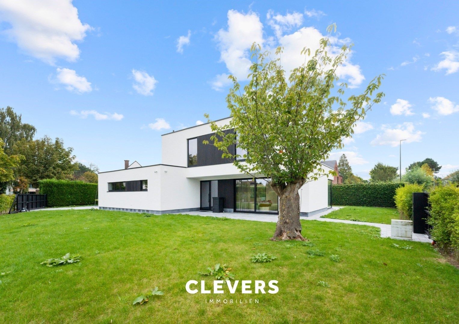 Luxueuze, moderne villa in rustige residentiële omgeving foto 10