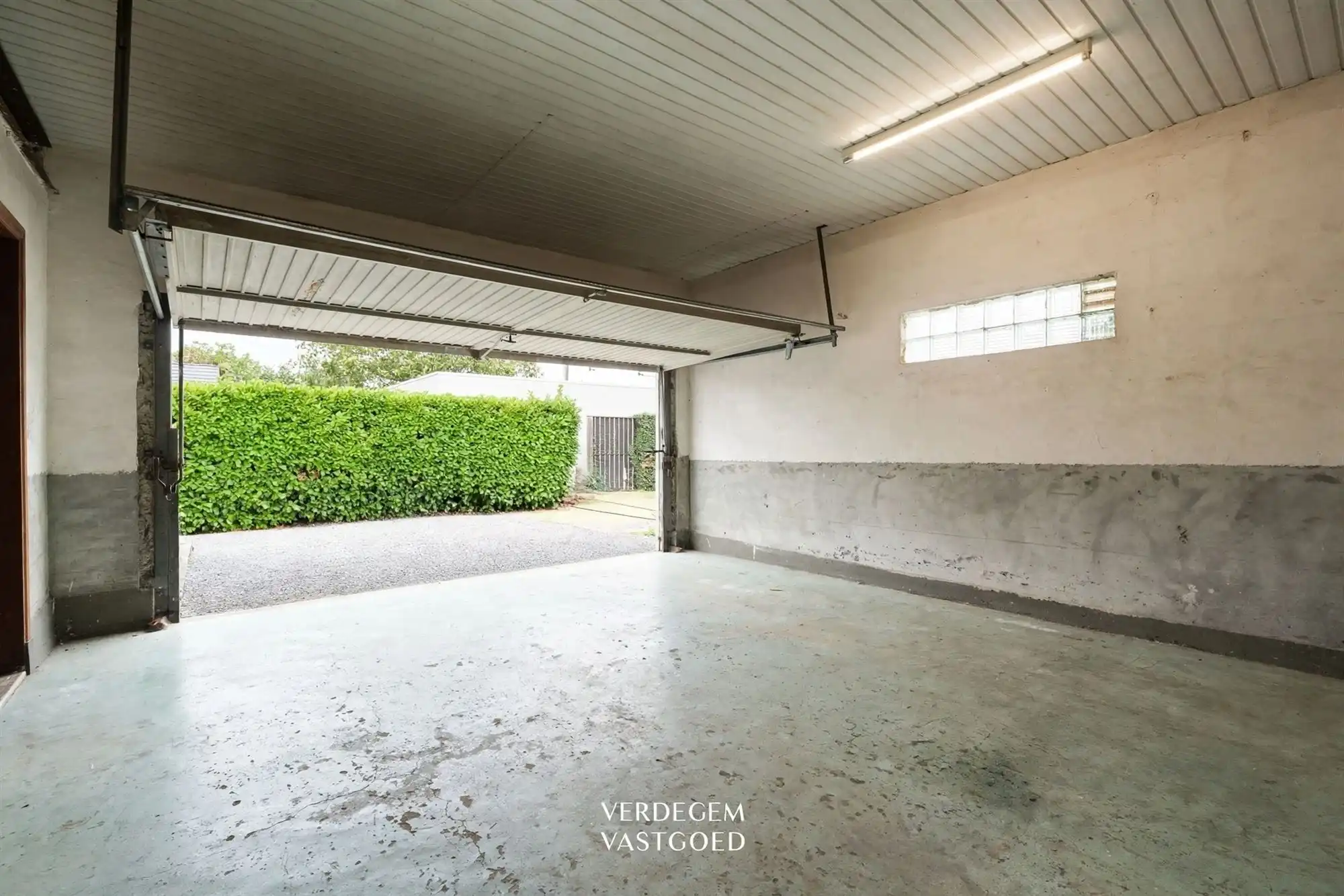 Charmante bungalow met 3 slaapkamers, ruime garage en zonnige tuin op 585m² foto 14