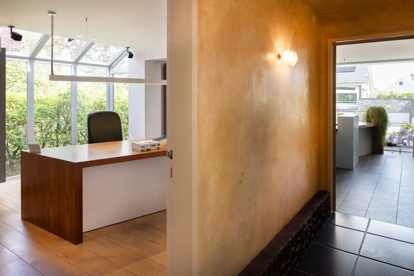 Ruime, alleenstaande woning met mogelijke praktijkruimte. foto 17