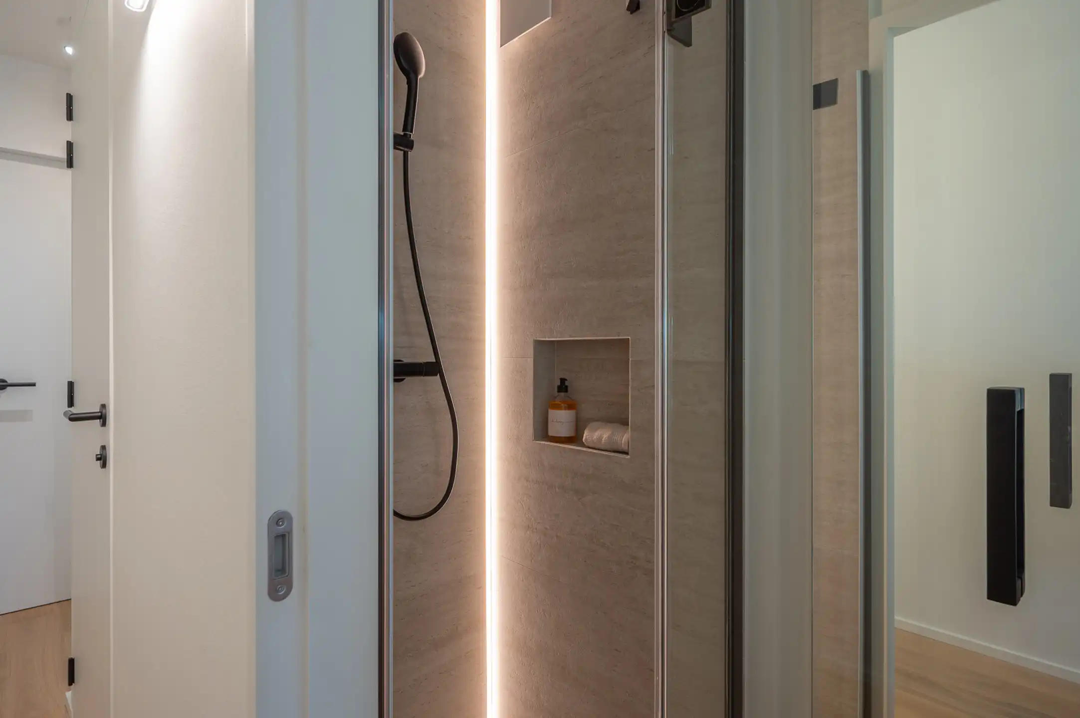 Stijlvol ingericht appartement met zonneterras – Kustlaan foto 18