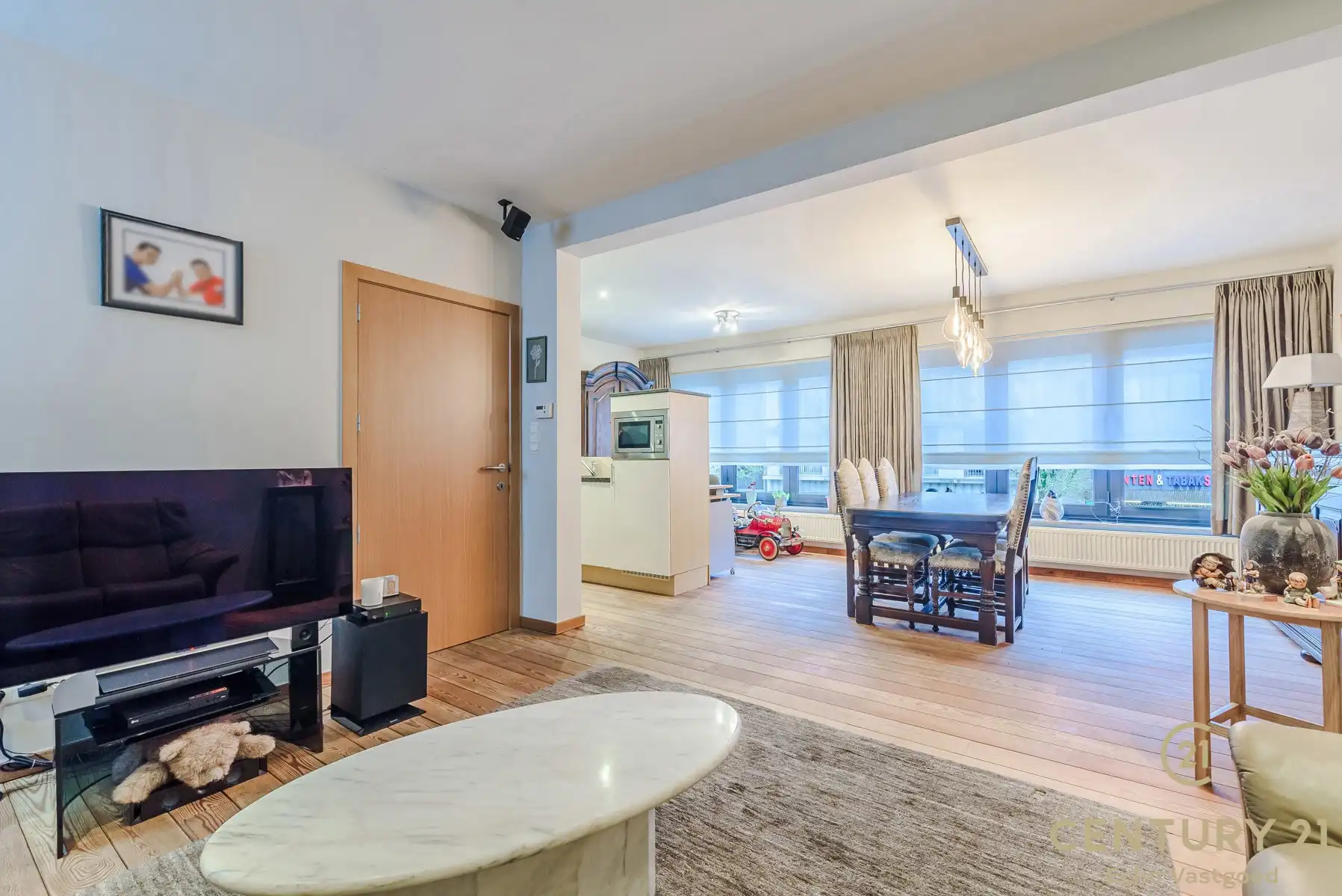 Handelszaak met gerenoveerde woonst op topligging  foto 10