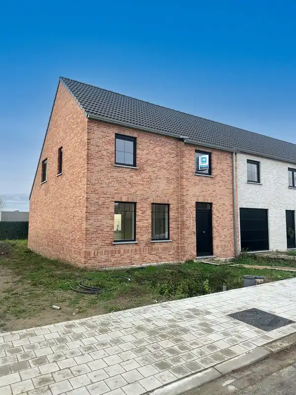 Laatste instapklare nieuwbouwwoning te Wevelgem foto {{pictureIndex}}