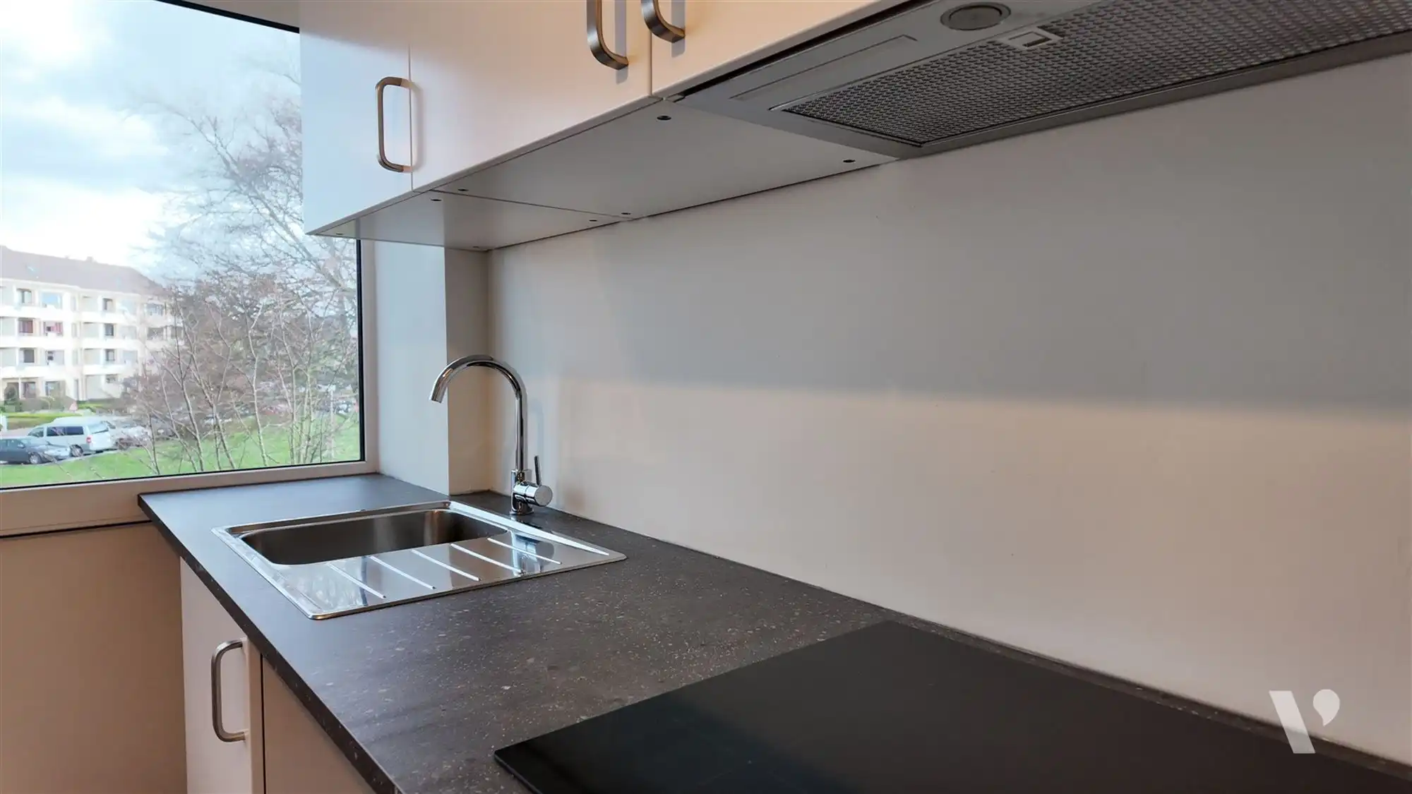 Gerenoveerd appartement in centrum met ruim terras foto 4