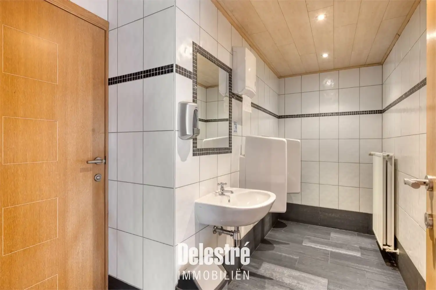 SOLIDE GEBOUW MET UITZONDERLIJKE OPP. 441 M2 foto 22