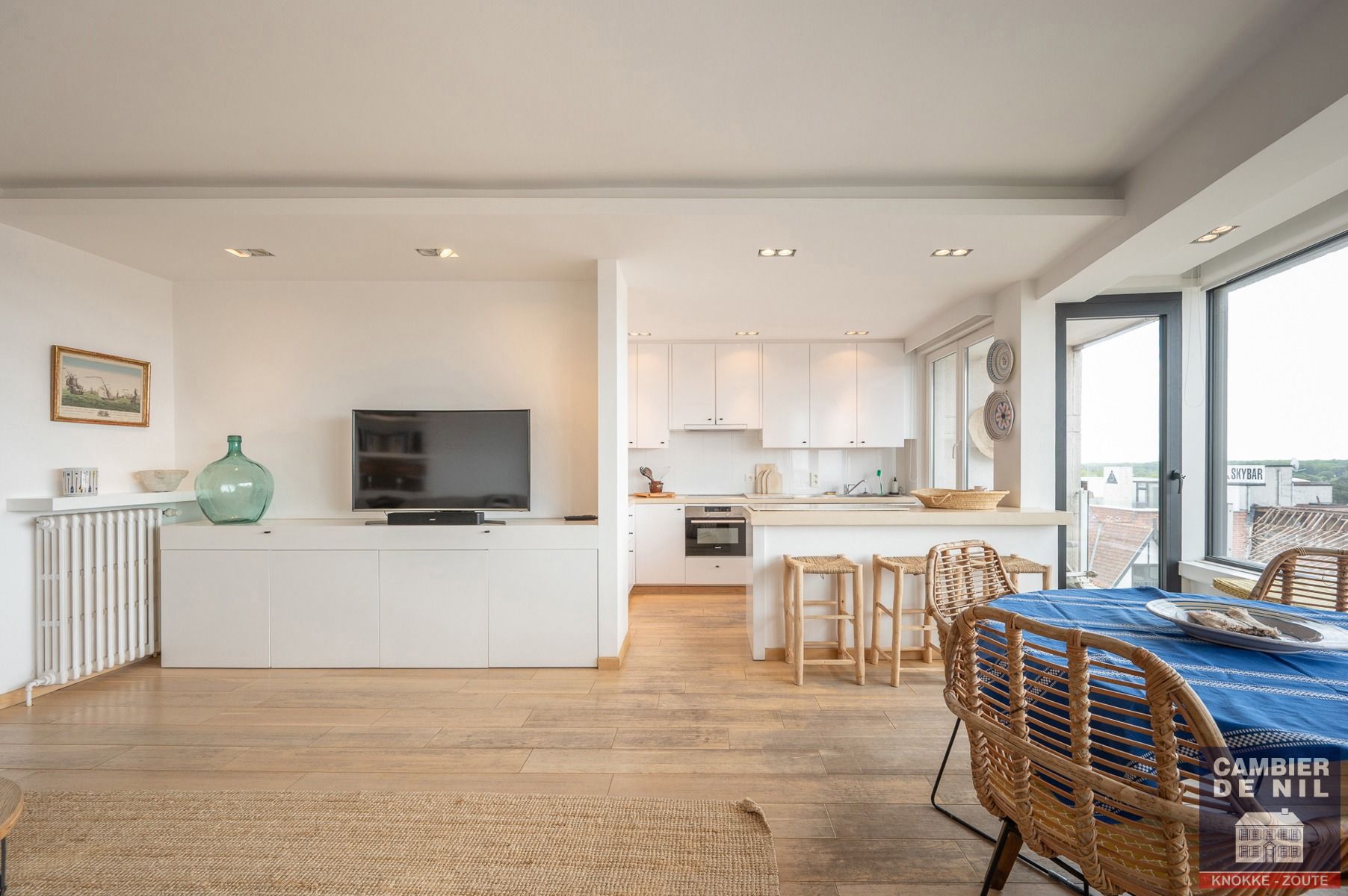 Instapklaar, lichtrijk en gemeubeld appartement aan het Albertplein foto 6